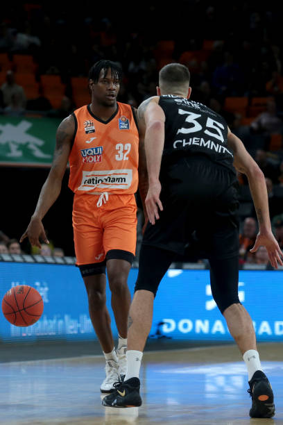 她过人的场 她过人的场